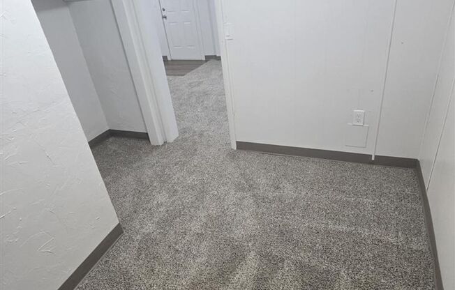 1 bed, 1 bath, $999, Unit #7