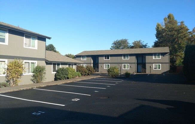 2 beds, 1 bath, 889 sqft, $1,295, Unit 07