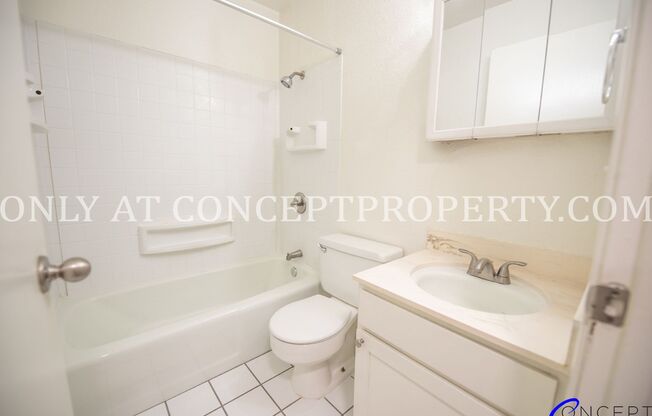 2 beds, 1 bath, 580 sqft, $1,049, Unit C4