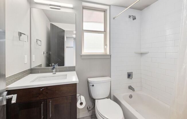LUXURY MAGNOLIA 3 BED TOWNHOME FOR RENT W HIGH END FINISHES & VIEWS