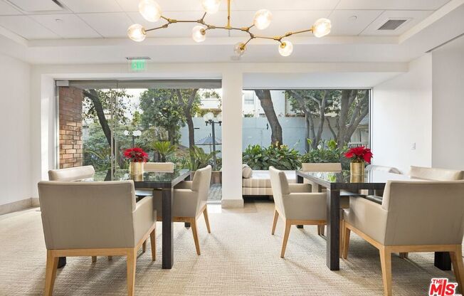 Studio, 1 bath, 405 sqft, $2,700, Unit 546