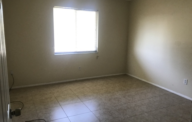 Nice 2 Bedroom 1.1 Bath with Central A/C and Tile Floors!