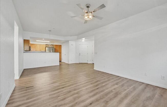 3 beds, 2 baths, $1,700, Unit Unit 1127