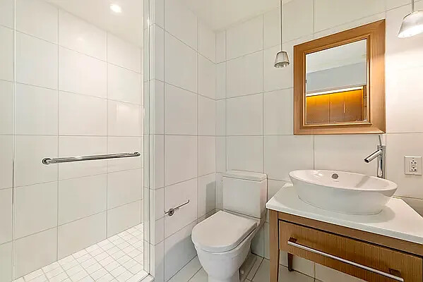 Studio, 1 bath, 476 sqft, $3,995, Unit 10B