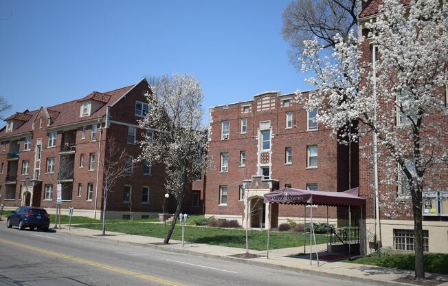1 bed, 1 bath, 478 sqft, $1,095, Unit 406-63