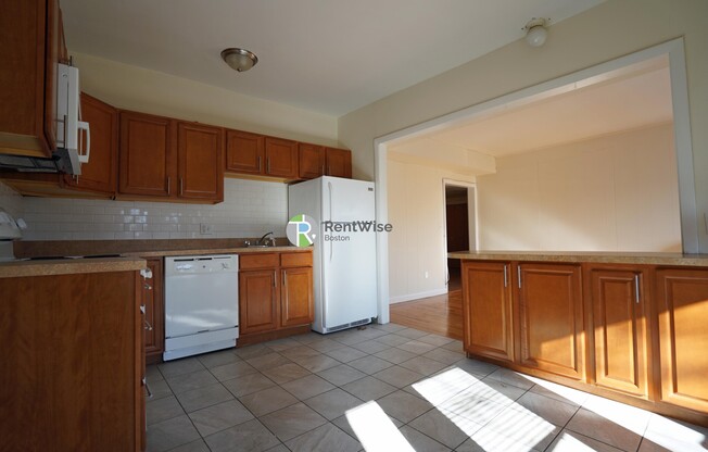 1131 COMMONWEALTH AVE