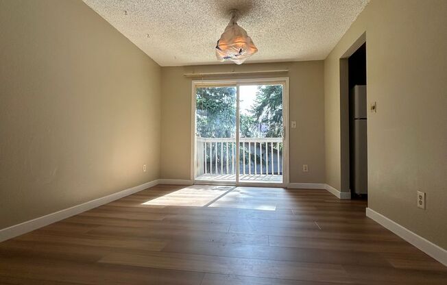 Renovated 3 Bed, 2.5 bath home w/2-car garage in Kent's East Hill/Meridian, $3,075/mo.