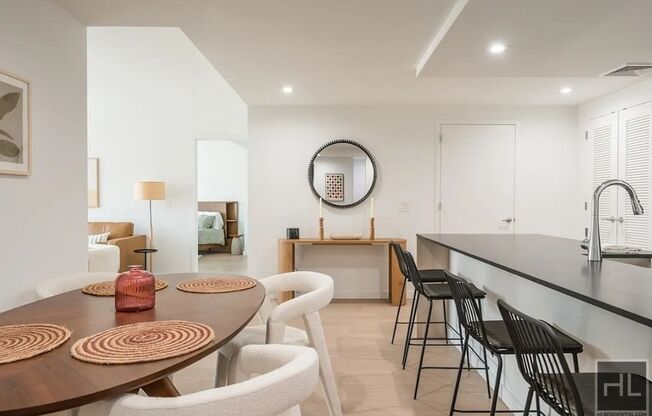 3 beds, 2 baths, $6,325, Unit 529