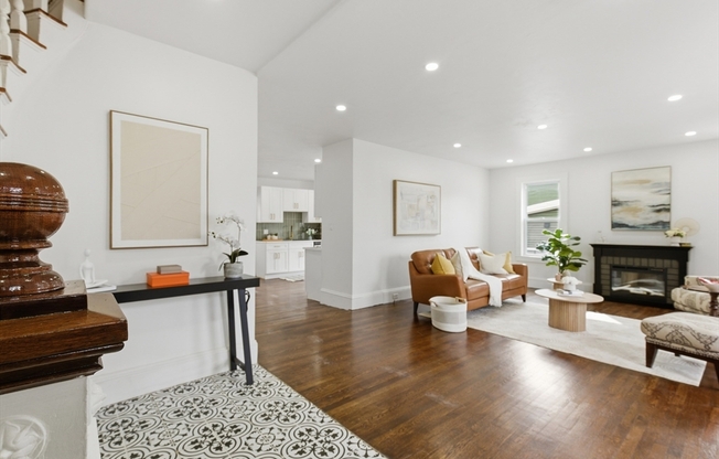 9 ROBBINS ST