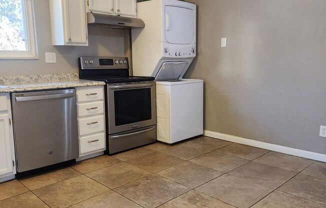 2 beds, 1 bath, $1,450, Unit 4620A