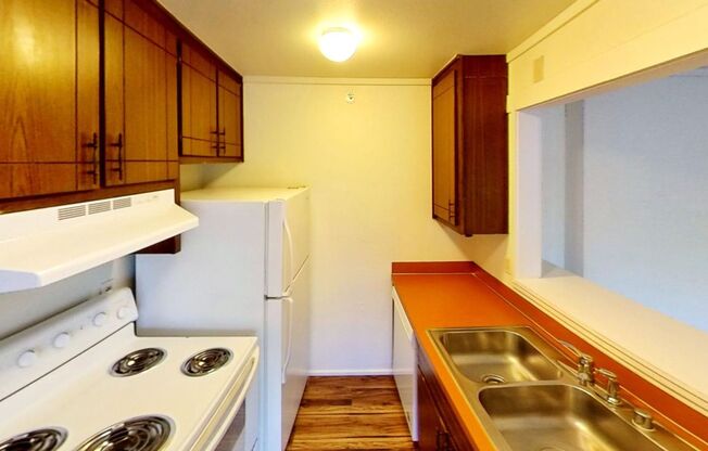 2 beds, 1 bath, 784 sqft, $1,600, Unit 16