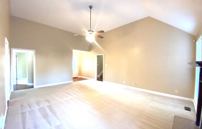 3 beds, 2 baths, $1,895, Unit # JO CT