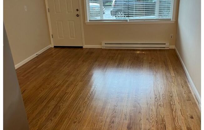 Fully Updated 1 Bed/1 Bath! Great Ballard Location & Great Price!