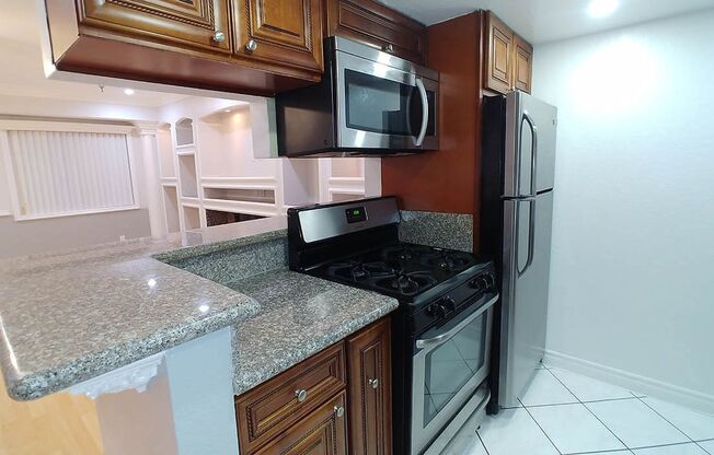 2 beds, 2 baths, 910 sqft, $2,950, Unit 215