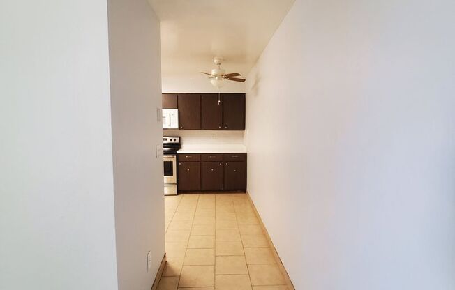 2 beds, 1 bath, $1,550, Unit 05