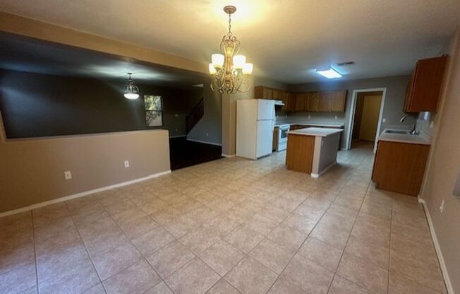 4 beds, 2.5 baths, $1,995