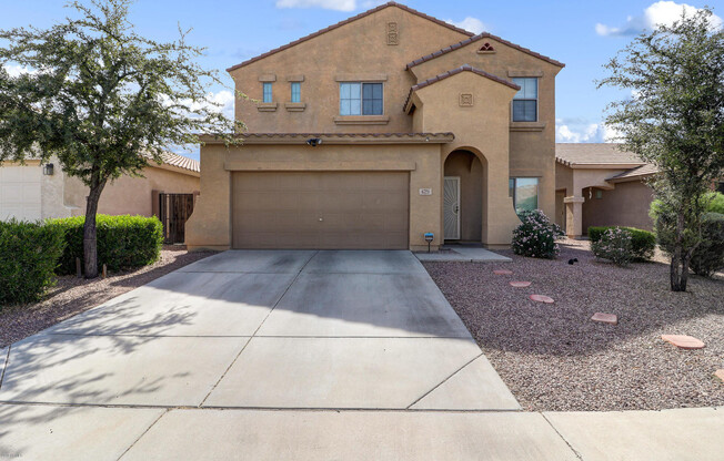 Gorgeous 5 Bed 2.5 Bath home in south Phoenix