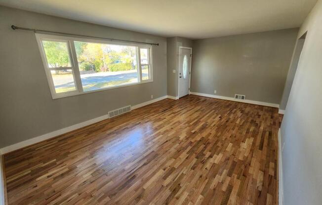 1213 25 ST W