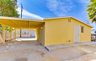 2bd/1bth House Ready to Move in!! W/D Hookups, Private Fenced Yard.