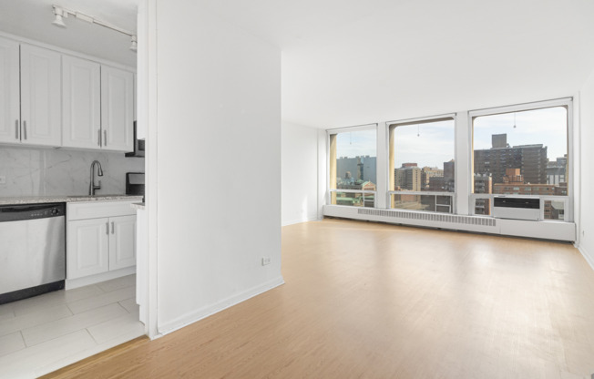 Studio, 1 bath, $3,400, Unit 14F