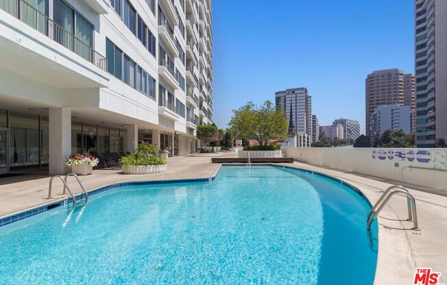 2 beds, 1.8 baths, 1,114 sqft, $5,400, Unit 1703