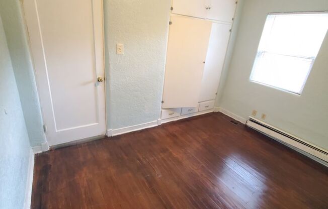 2 beds, 1 bath, 775 sqft, $1,050