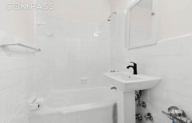 Studio, 1 bath, $2,300, Unit 4F