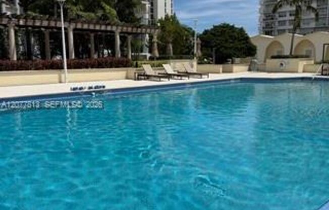 2 beds, 2 baths, $4,500, Unit # 15 J