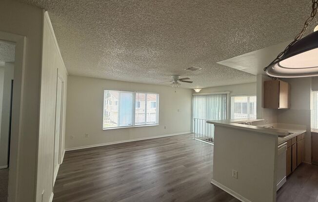 2 beds, 1.5 baths, $1,400