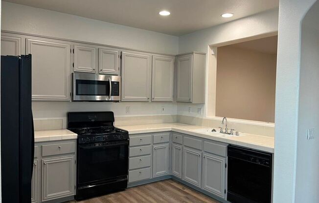 4Bed/2.5Bath Home in the Brisbane complex~ Brisbane