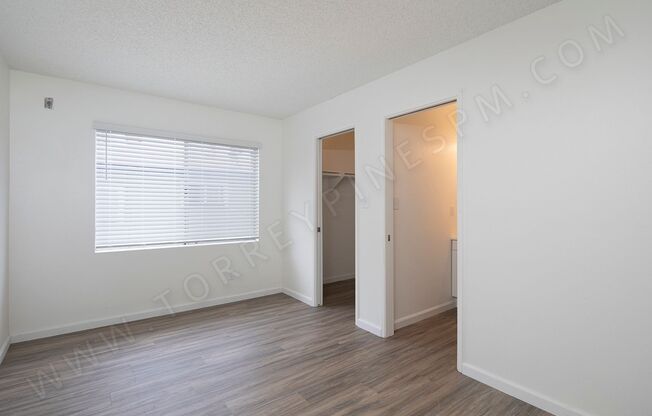 *OPEN HOUSE: 9/6 1-2PM* Gorgeous 2BR in Hillcrest with 2 Parking Spaces