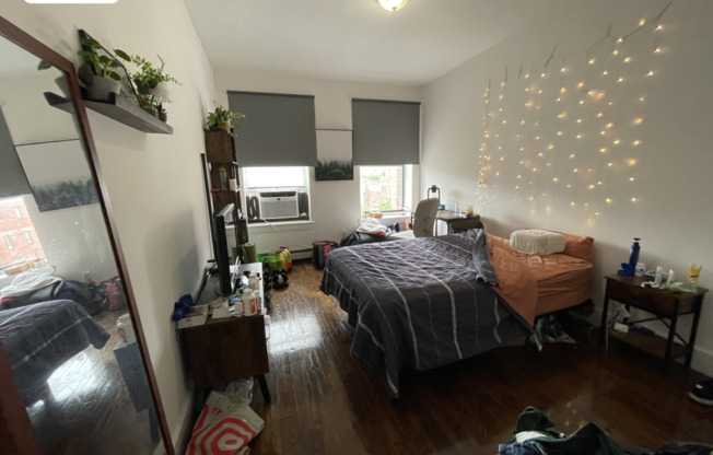 2 beds, 1 bath, $3,195, Unit 5C