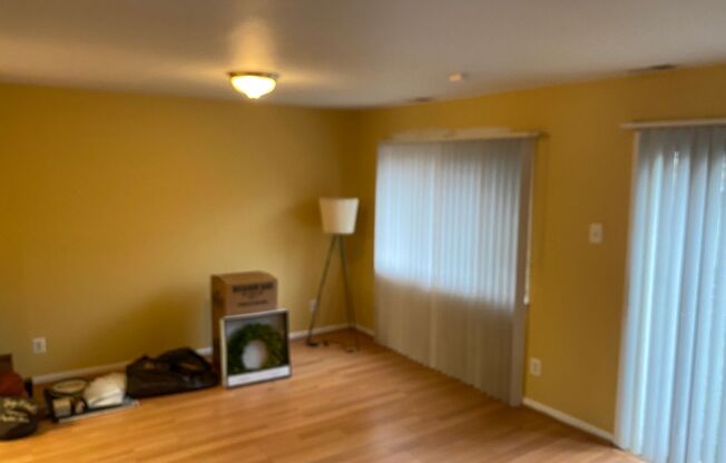 2Bd/1.5Bth Beautiful TH in Greenbelt!!