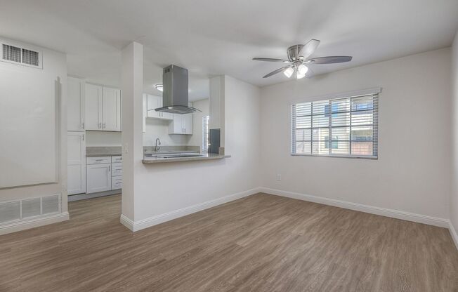 3 beds, 1.5 baths, 1,250 sqft, $2,995