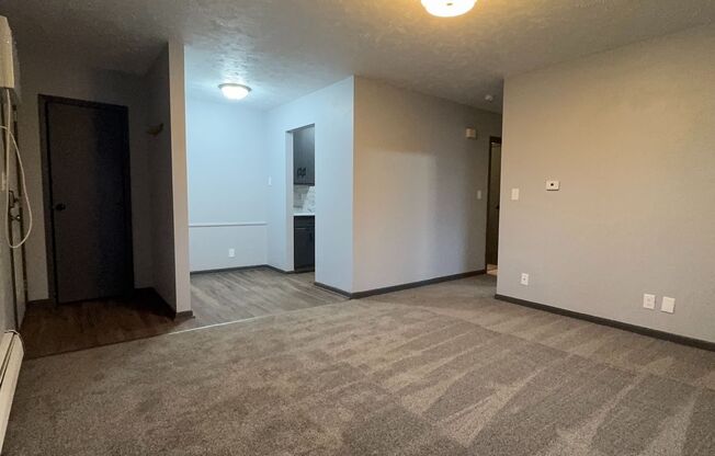 1 bed, 1 bath, $775, Unit 6