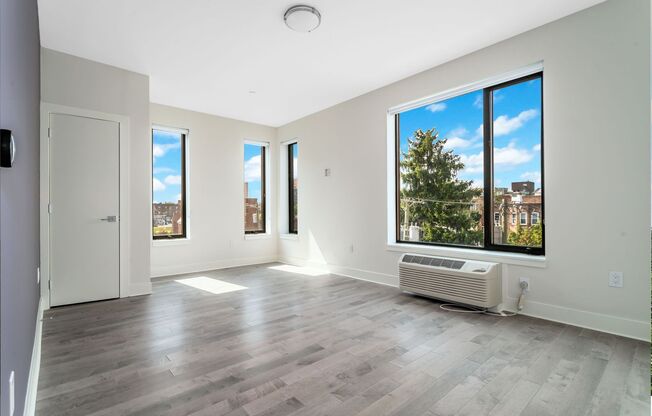 2 beds, 2 baths, 1,360 sqft, $4,200, Unit MIL-5B