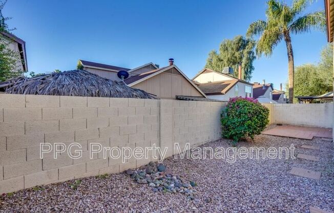 521 E KRISTAL WAY