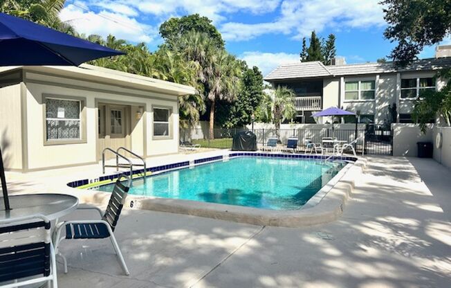 2025/26 FALL/ WINTER MONTHLY  RENTAL ! FURNISHED - 5 MINUTES TO SIESTA BEACH