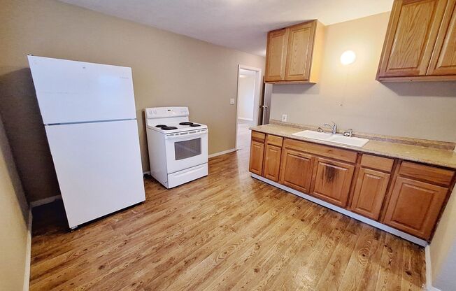 2 beds, 1 bath, $900