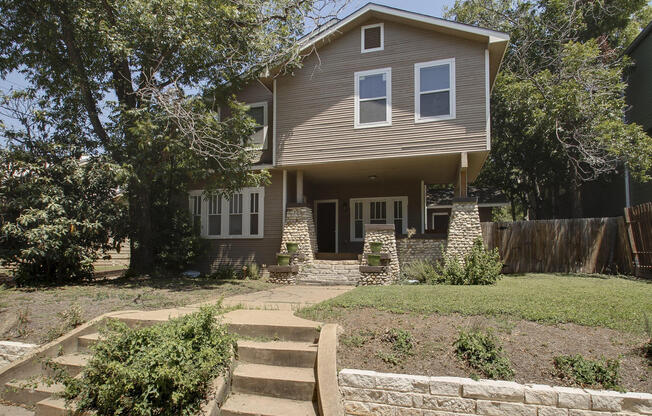 UT PRE-LEASE: West Campus / Walking Distance to UT