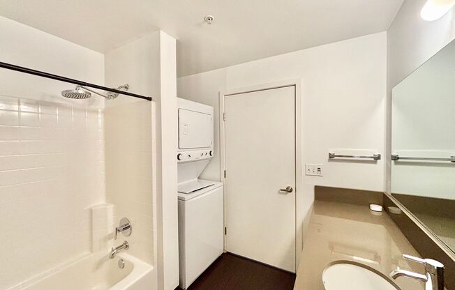 1 bed, 1 bath, 683 sqft, $1,950, Unit 310