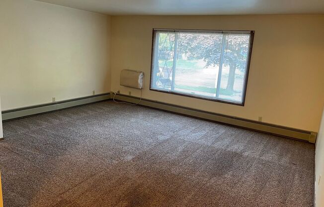Spacious 2BR Apartment in Port Washington