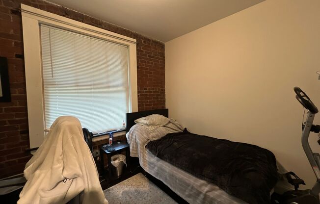 3 beds, 2 baths, 736 sqft, $2,895, Unit 2