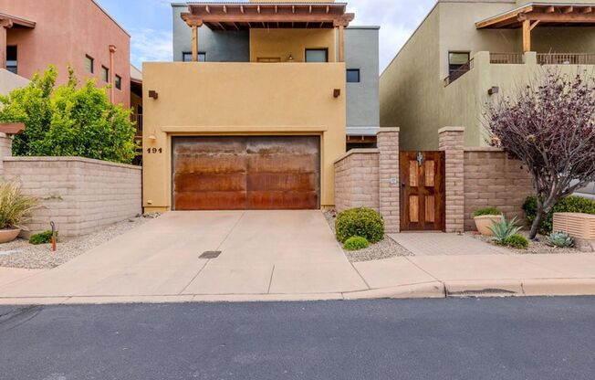 3 Bedroom 2.5 Bathroom FULLY FURNISHED!
