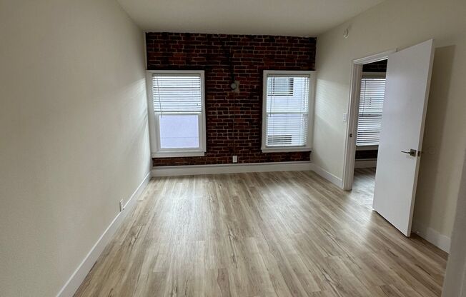 Modern & Stylish 2-Bedroom Apartment... Great Location!