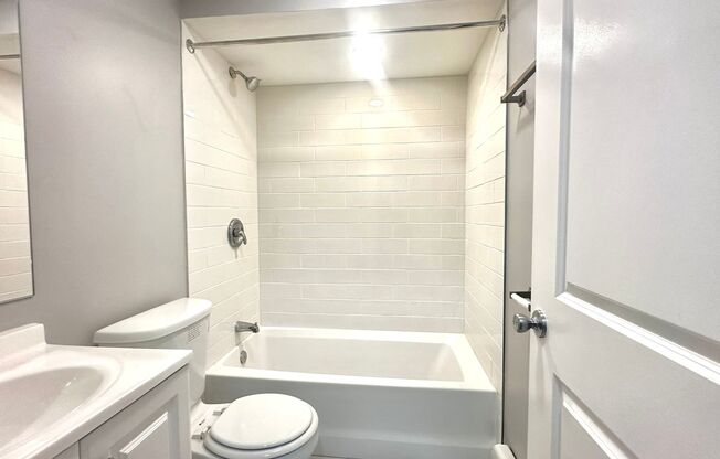 Studio, 1 bath, 400 sqft, $1,200, Unit 6954-312