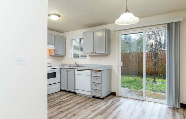 Tamaryn | Duplex Dining Room