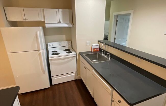 9 beds, 4 baths, 2,648 sqft, $11,550, Unit 123 E. 8th St