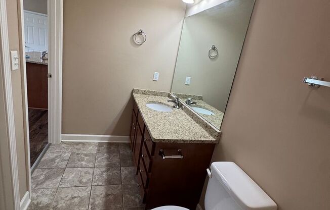 1 bed, 1 bath, 780 sqft, $795, Unit 240-B