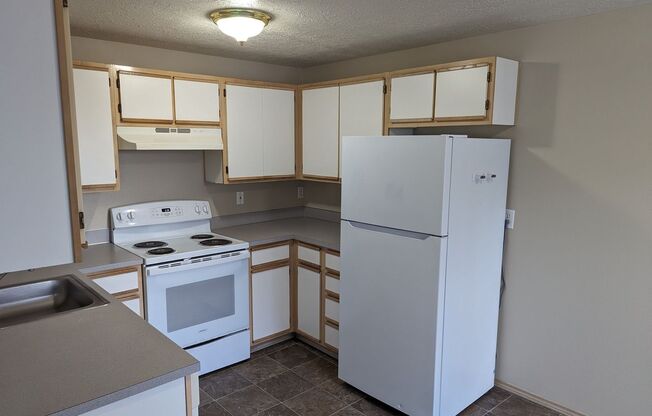 1340-1376 W Locust St